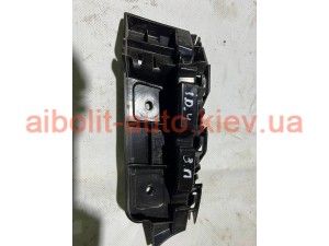 Кронштейн бампера правий задній