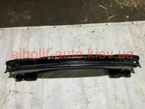 Задній підсилювач бампера