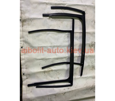 Ущільнювач скла задніх правих дверей  Volkswagen ID.4 2021 - 2023 р.