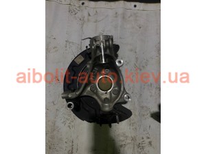 Кулак поворотний передній правий