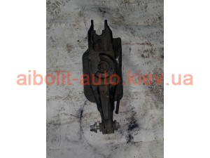 Важіль підвіски задній лівий