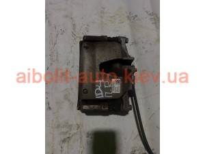 Супорт передній правий