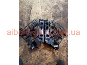 Кронштейн заднього бамперу Scenic 3