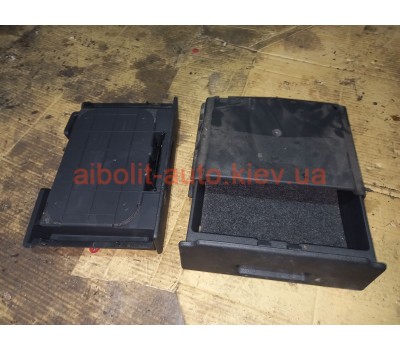 Попільниця Scenic 3  Renault Scenic 3 - 2009-2015г.