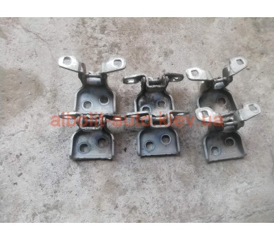 Петли дверей передние,задние Logan  Renault Logan 2006 - 2012г.