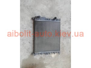 Радиатор охлаждения Dacia Logan