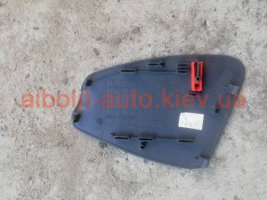 Крышка предохранителей в торпеде Dacia Logan