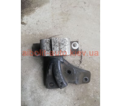 Подушка двигателя правая Dacia Logan   Dacia Logan 2005 - 2012г.