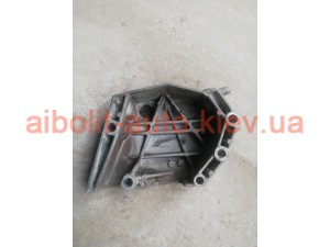 Кронштейн Dacia Logan 