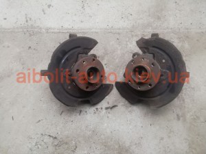 Поворотный кулак передний Dacia Logan