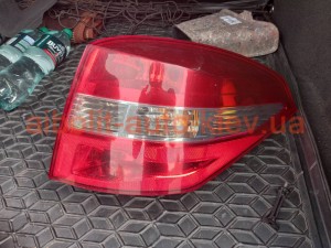 Задній правий фонар Лагуна 3