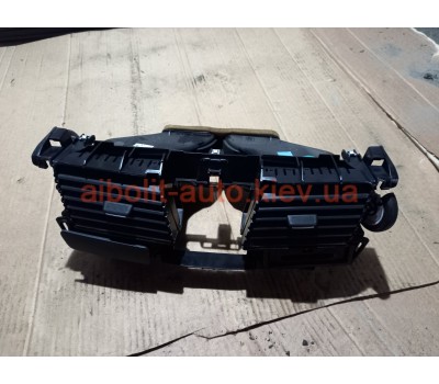 Центральний воздуховод Лагуна 3  Renault Laguna 2008 - 2012г.