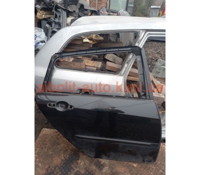 Задня права двер Лагуна 3  Renault Laguna 2008 - 2012г. Кузовные детали