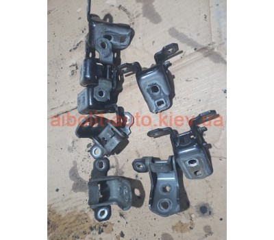 Петлі дверей Лагуна 3  Renault Laguna 2008 - 2012г. Кузовные детали