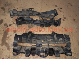 Кронштейн переднього бампера Лагуна 3 Кронштейн переднього бампера Лагуна 3