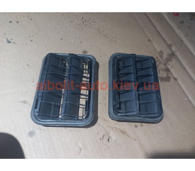 Вентиляційна решітка багажнику Лагуна 3  Renault Laguna 2008 - 2012г. Кузовные детали