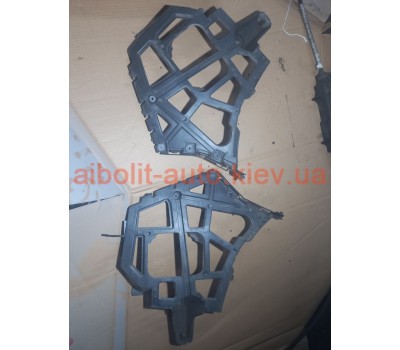 Кріплення заднього бампера Лагуна 3  Renault Laguna 2008 - 2012г. Кузовные детали