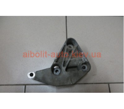 Кронштейн подушки двигателя Кенго 1998 - 2008  Renault Kangoo 1998 - 2008г.