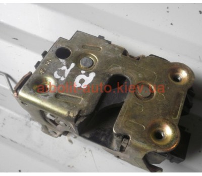 Замок передней двери правой Кенго 1998 - 2008  Renault Kangoo 1998 - 2008г. Кузовные детали