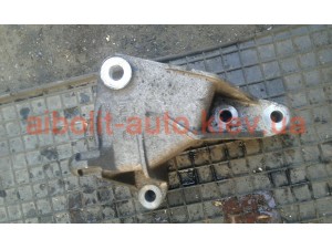 Кронштейн двигателя Круз