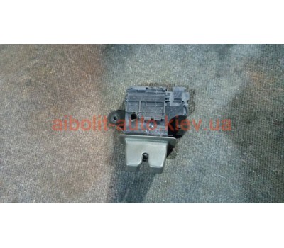 Замок крышки багажника Круз  Chevrolet Cruze Кузовные детали