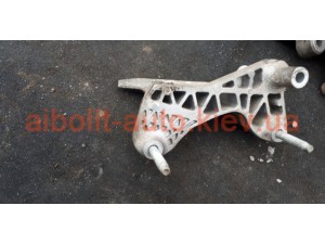 Кронштейн подушки двигателя правая Круз