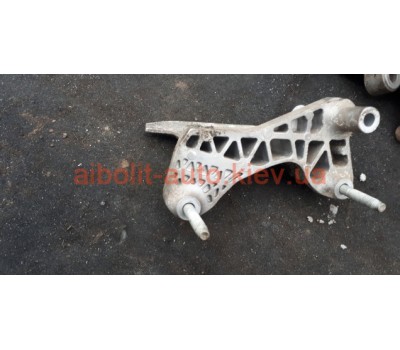 Кронштейн подушки двигателя правая Круз  Chevrolet Cruze