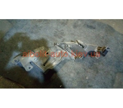 Крепление фары Меган 3  Renault Megane 3 - 2009 - 2013г. Кузовные детали