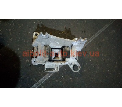 Подушка двигателя правая Меган 3  Renault Megane 3 - 2009 - 2013г.