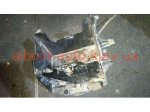 Кронштейн аккумулятора Меган 3 Кронштейн аккумулятора Меган 3