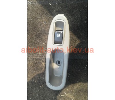 Кнопка стеклоподъемника Эванда  Chevrolet Evanda