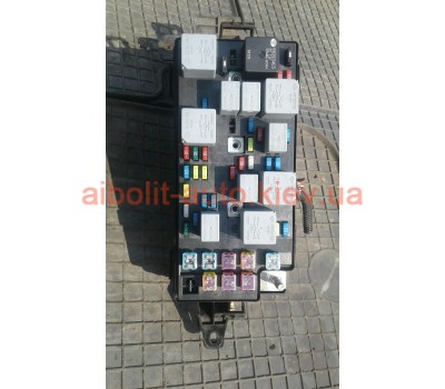 Блок предохранителей под капотом Эванда  Chevrolet Evanda