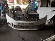 Передній бампер