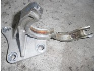 Кронштейн правої піввісі Лагуна 3