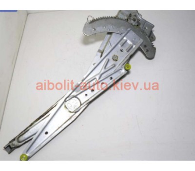 Стеклоподъемник мех. Кенго 1998 - 2008  Renault Kangoo 1998 - 2008г. Кузовные детали