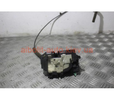 Замок сдвижной двери правой Кенго 1998 - 2008  Renault Kangoo 1998 - 2008г. Кузовные детали