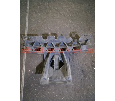 Кронштейн бамперу переднього Renault Megane 2 Оригінал Б У  Renault Megane 2 - 2002 - 2008г. Кузовные детали