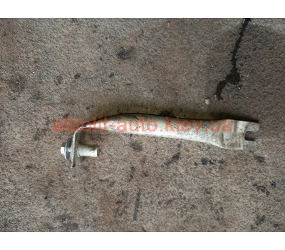 Кронштейны Renault Megane 2 Оригинал Б У  Renault Megane 2 - 2002 - 2008г. Кузовные детали