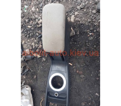 Подлокотник Renault Megane 2 Оригинал Б У  Renault Megane 2 - 2002 - 2008г.