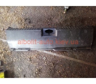 Накладка замка багажника Эванда  Chevrolet Evanda