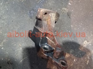 Кронштейни двигуна 1,6 бензин Kia Cerato