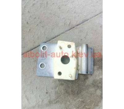 Кронштейн переднего лонжерона правый лачетти  Chevrolet Lacetti Кузовные детали