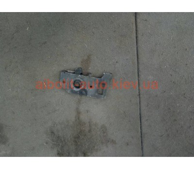 Замок капота нижняя часть лачетти  Chevrolet Lacetti Кузовные детали