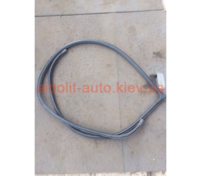 Уплотнитель дверного проема передний лачетти  Chevrolet Lacetti Кузовные детали