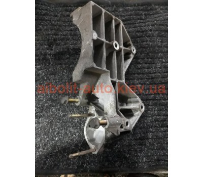 Кронштейн компрессора кондиционера 1.8 Sed лачетти  Chevrolet Lacetti