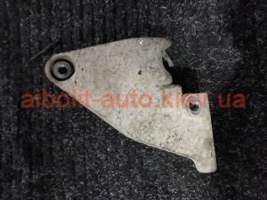 Кронштейн генератора нижний 1.8 Lda лачетти