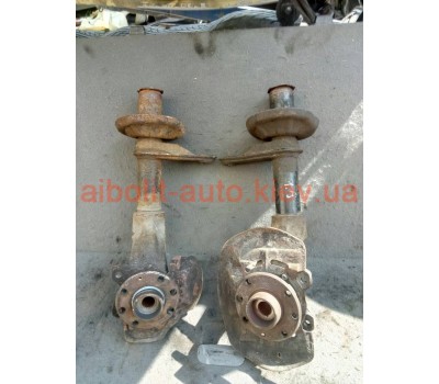 Кулак поворотный передний правый ланос 1.5  Daewoo Lanos