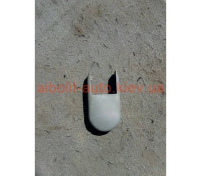 Заглушка болта крепления сидения лачетти левая  Chevrolet Lacetti